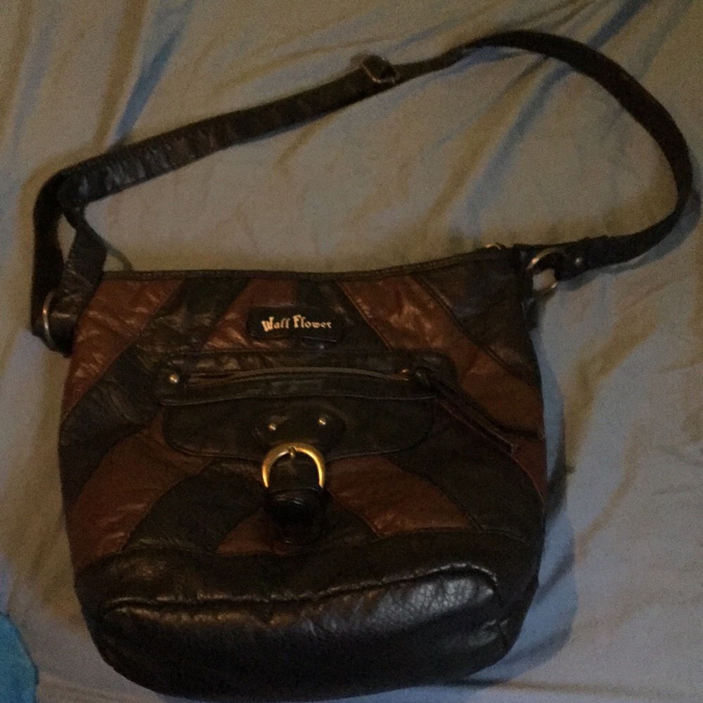 Wall flower purse